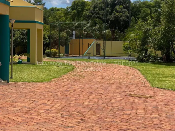 6 Bedroom House for Sale in Mount Pleasant, Harare