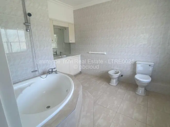 6 Bedroom House for Sale in Mount Pleasant, Harare