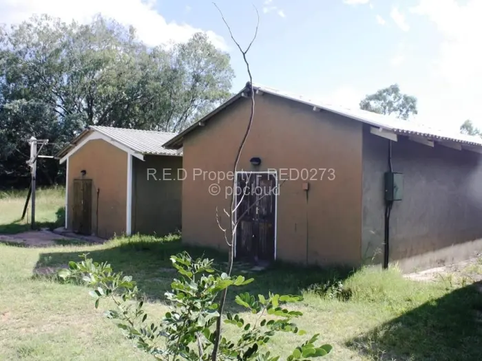4 Bedroom House for Sale in Burnside, Bulawayo