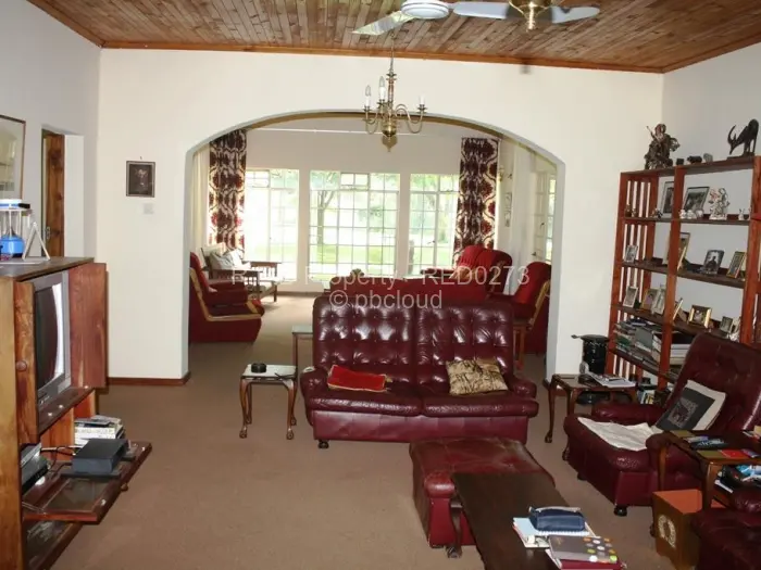 4 Bedroom House for Sale in Burnside, Bulawayo