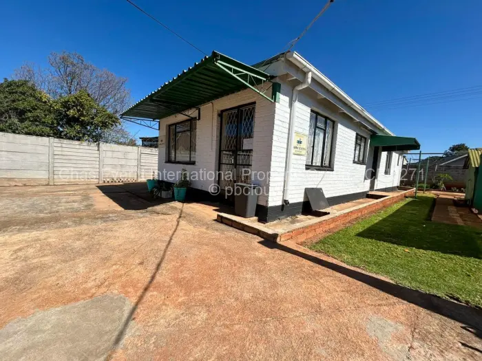 1 Bedroom Cottage/Garden Flat to Rent in Montrose Byo, Bulawayo