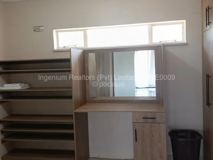 5 Bedroom House to Rent in Helensvale