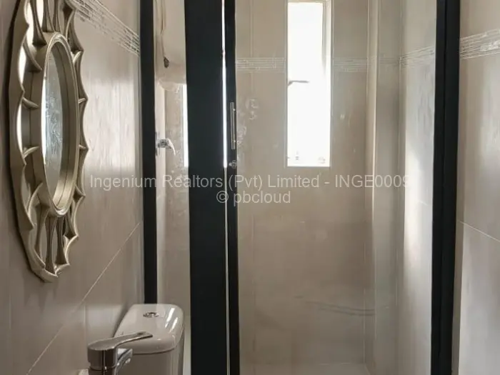 5 Bedroom House to Rent in Helensvale