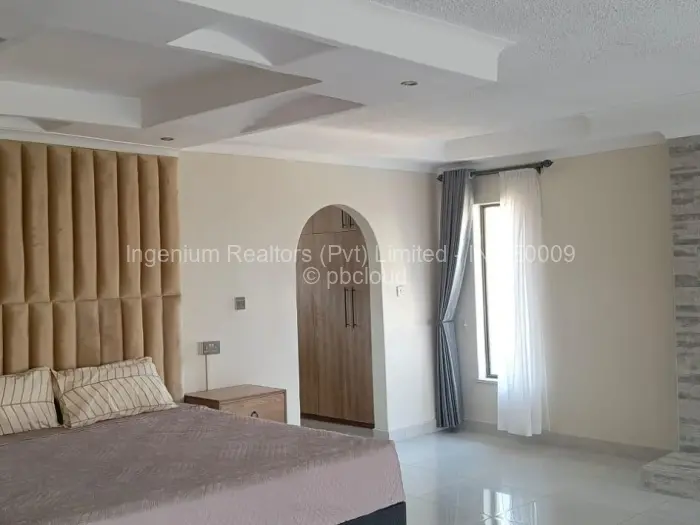5 Bedroom House to Rent in Helensvale