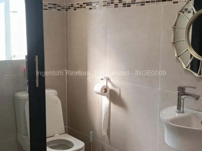 5 Bedroom House to Rent in Helensvale