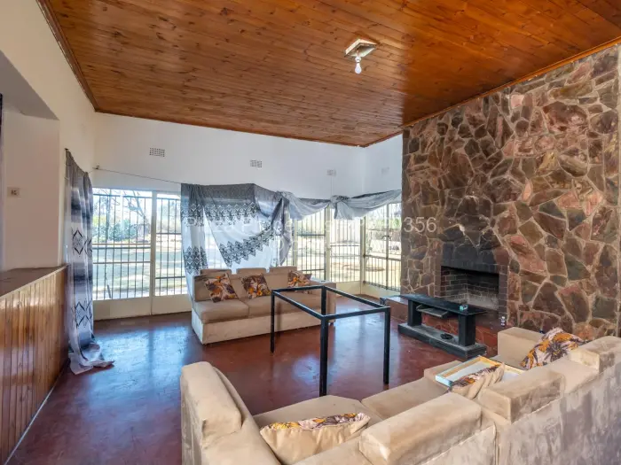 5 Bedroom House for Sale in Daylesford, Gweru