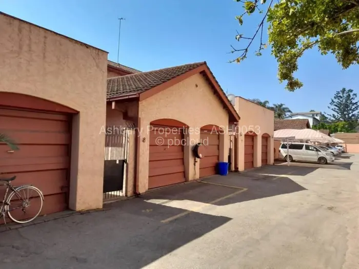 Townhouse/Complex/Cluster to Rent in Avenues