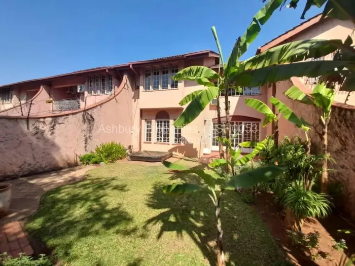 Townhouse/Complex/Cluster to Rent in Avenues