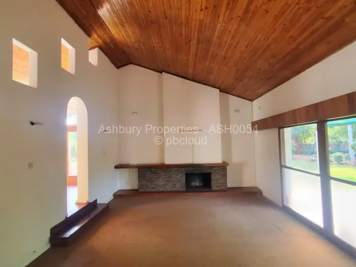 4 Bedroom House to Rent in Greendale North