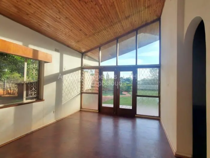 4 Bedroom House to Rent in Greendale North