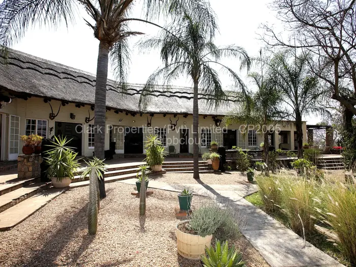 4 Bedroom House for Sale in Burnside, Bulawayo