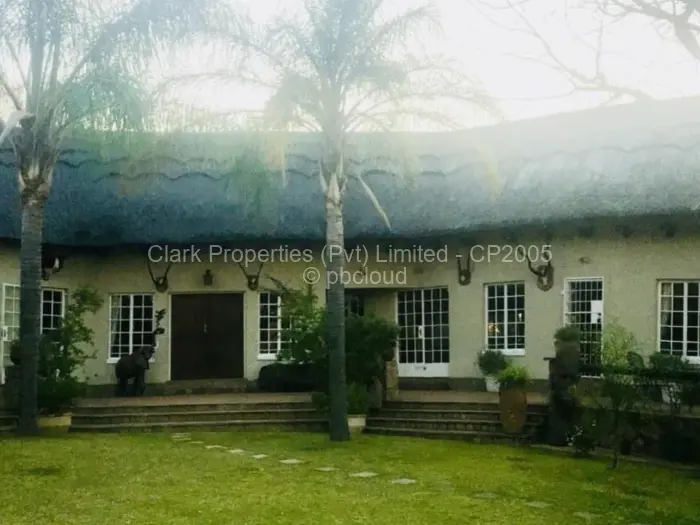 4 Bedroom House for Sale in Burnside, Bulawayo