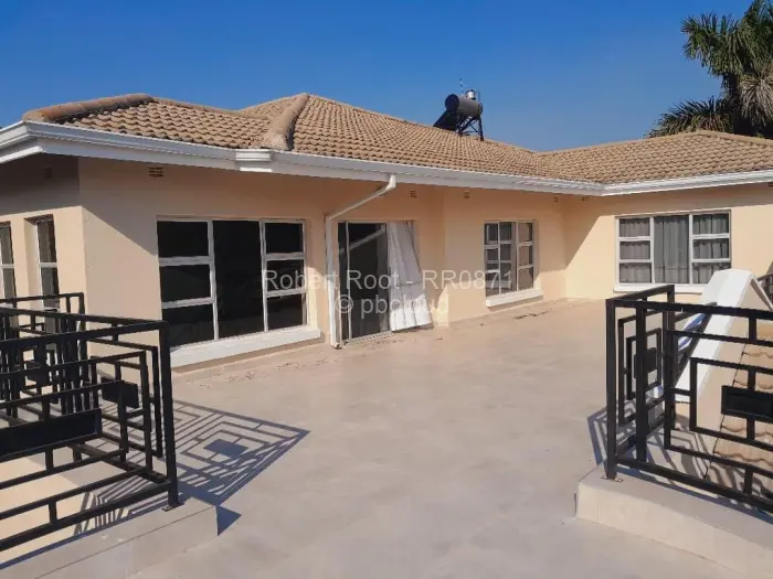 4 Bedroom House to Rent in Borrowdale Brooke