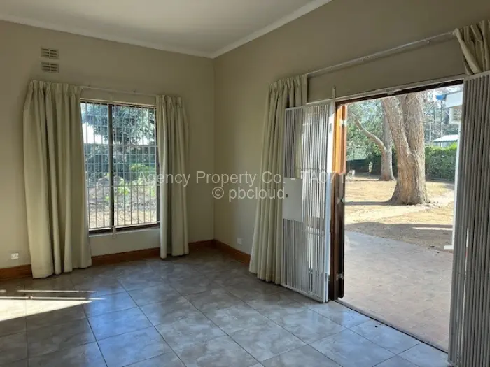 5 Bedroom House to Rent in Highlands, Harare