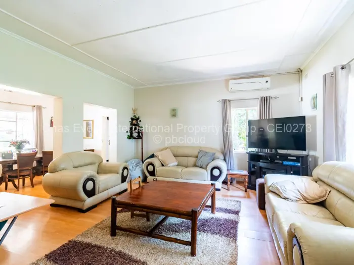 5 Bedroom House for Sale in Chisipite, Harare