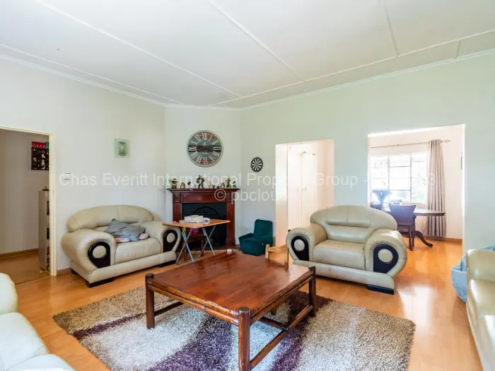 5 Bedroom House for Sale in Chisipite, Harare