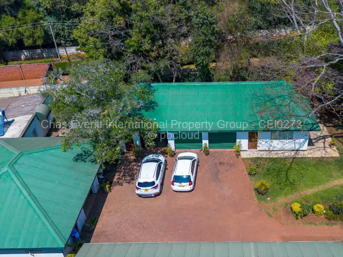 6 Bedroom House for Sale in Chisipite, Harare