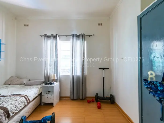 6 Bedroom House for Sale in Chisipite, Harare