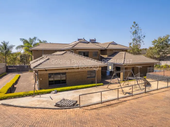 6 Bedroom House for Sale in Brookeview, Harare