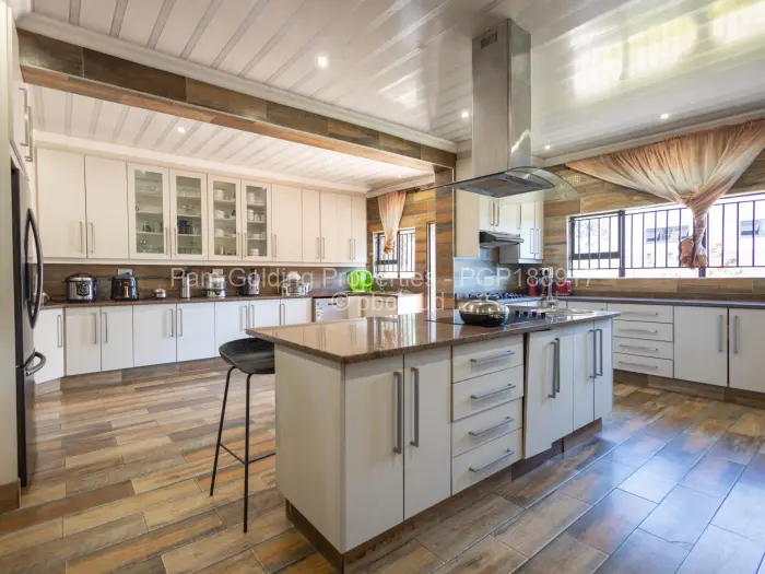 6 Bedroom House for Sale in Brookeview, Harare