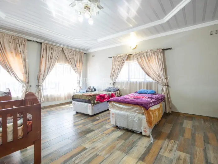6 Bedroom House for Sale in Brookeview, Harare