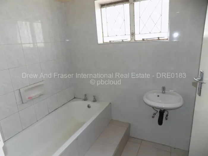 3 Bedroom House to Rent in Msasa Park