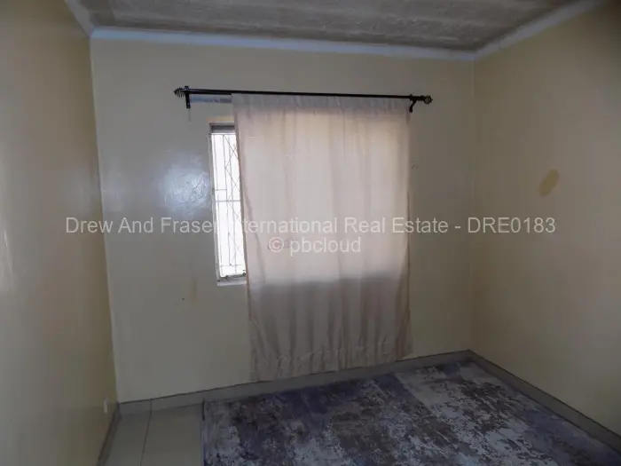3 Bedroom House to Rent in Msasa Park