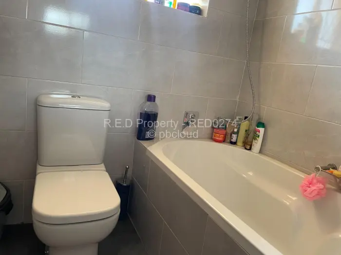 5 Bedroom House for Sale in Parklands, Bulawayo