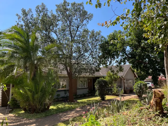 5 Bedroom House for Sale in Parklands, Bulawayo