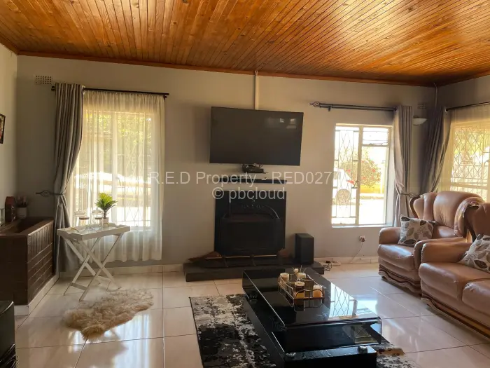 5 Bedroom House for Sale in Parklands, Bulawayo