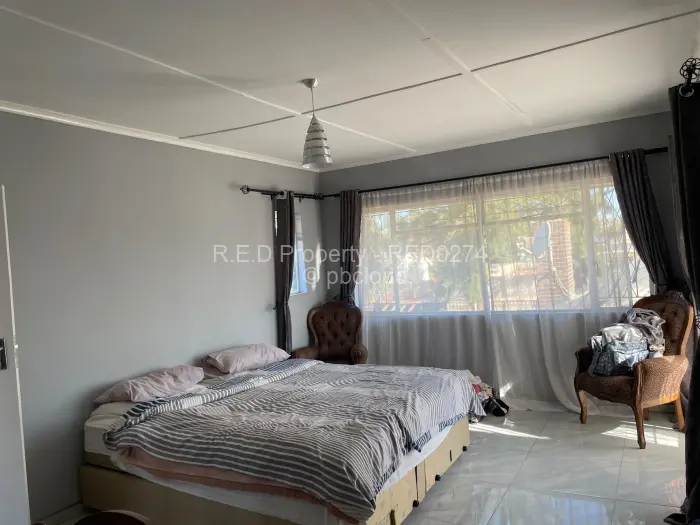 5 Bedroom House for Sale in Parklands, Bulawayo