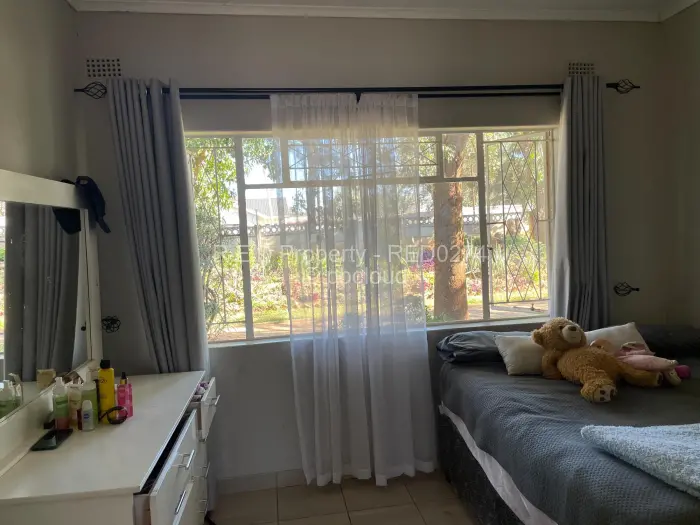 5 Bedroom House for Sale in Parklands, Bulawayo