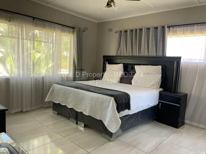 5 Bedroom House for Sale in Parklands, Bulawayo
