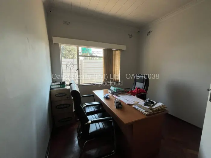 Commercial Property to Rent in Highlands