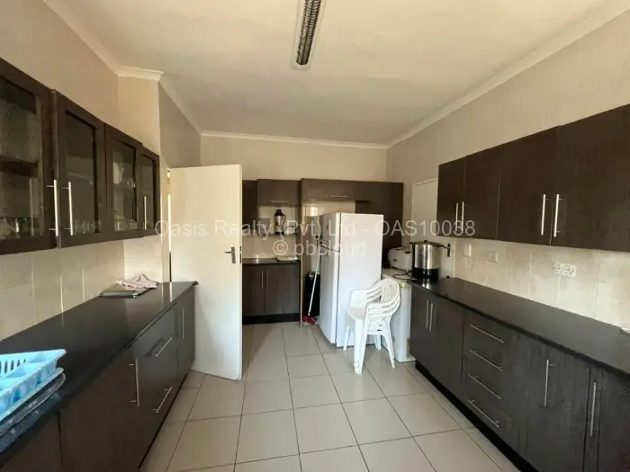 Commercial Property to Rent in Highlands