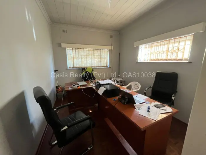 Commercial Property to Rent in Highlands