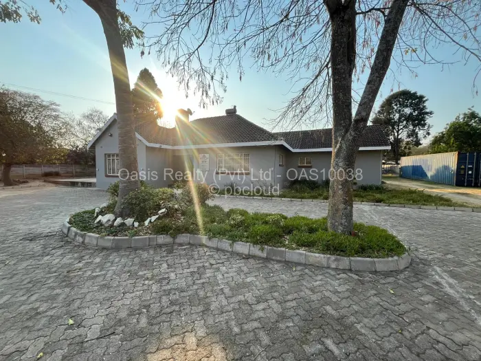 Commercial Property to Rent in Highlands