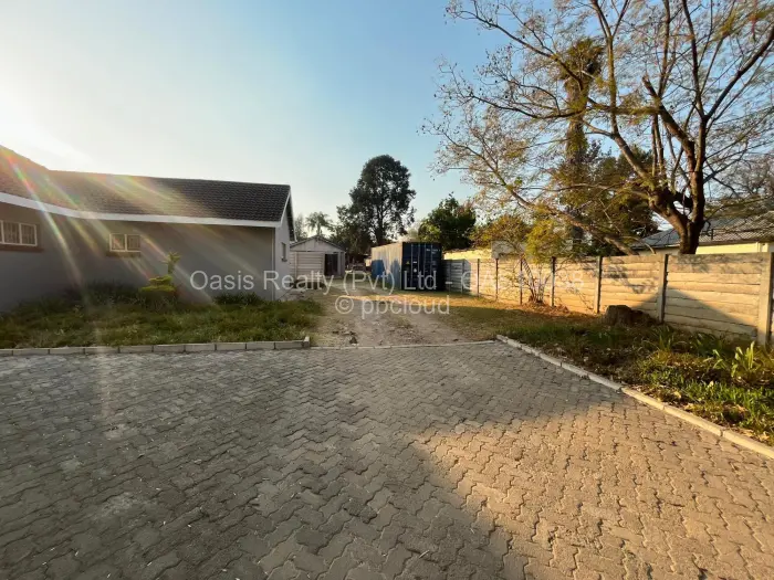Commercial Property to Rent in Highlands