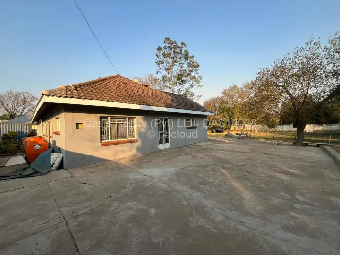 Commercial Property to Rent in Highlands