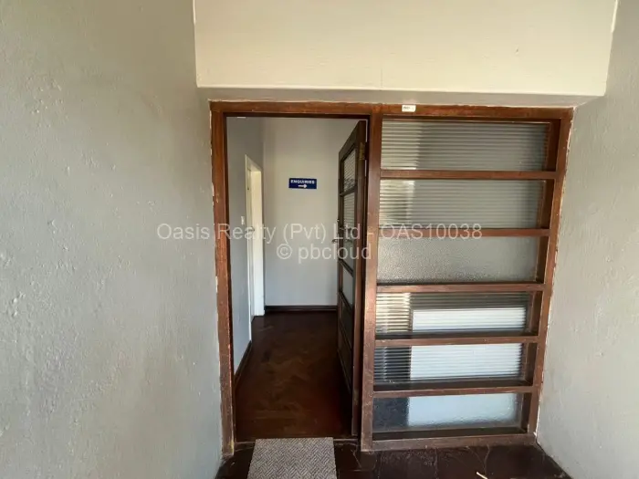 Commercial Property to Rent in Highlands