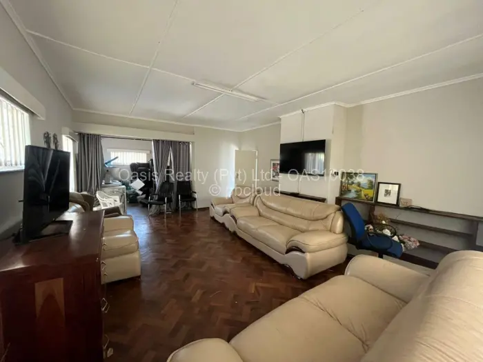 Commercial Property to Rent in Highlands