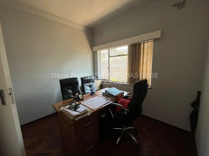 Commercial Property to Rent in Highlands
