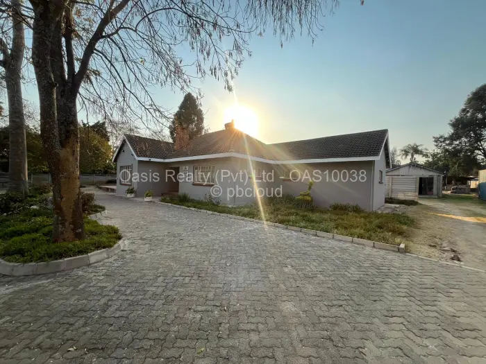 Commercial Property to Rent in Highlands
