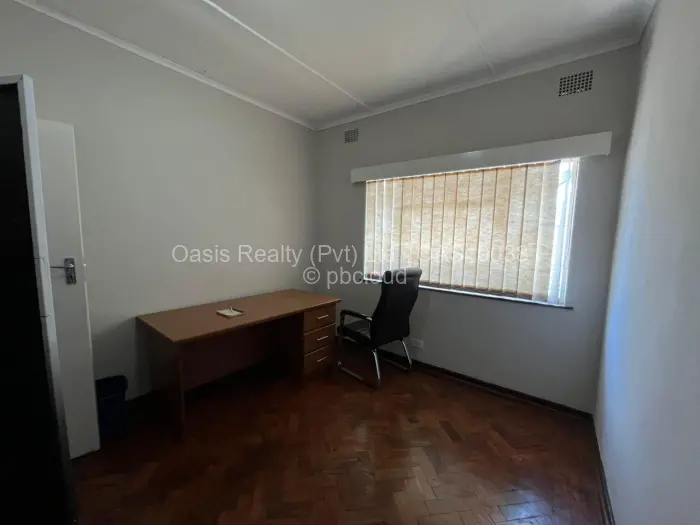 Commercial Property to Rent in Highlands