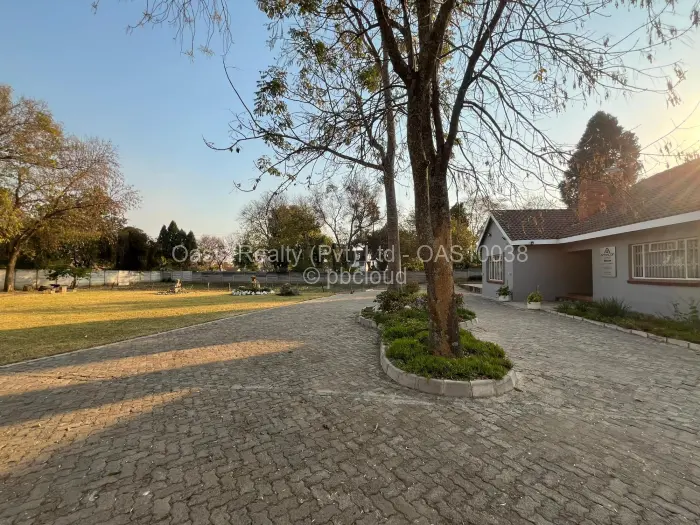 Commercial Property to Rent in Highlands