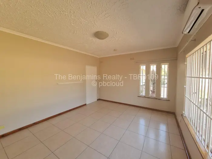 4 Bedroom House to Rent in Mount Pleasant