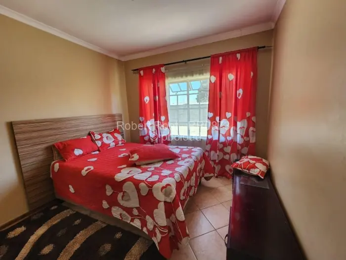 3 Bedroom Cottage/Garden Flat to Rent in Prospect