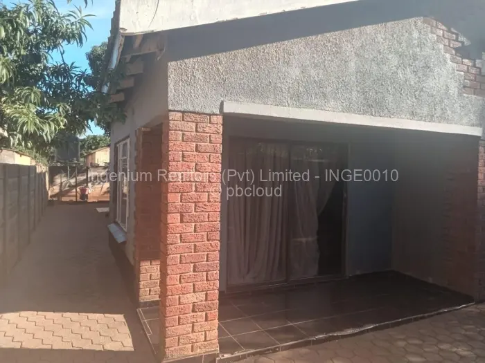5 Bedroom House to Rent in Kambuzuma