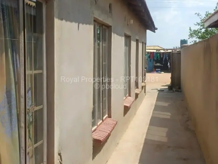 4 Bedroom House for Sale in Southlea Park, Harare