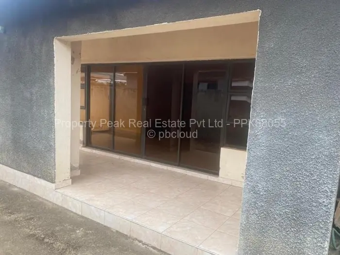 5 Bedroom House for Sale in Maranatha, Harare